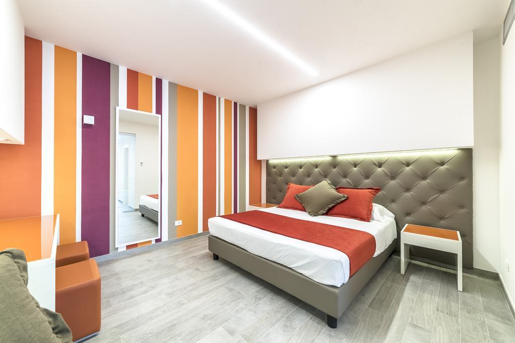 Hotel Tenda Rossa Marina Di Carrara Exterior foto